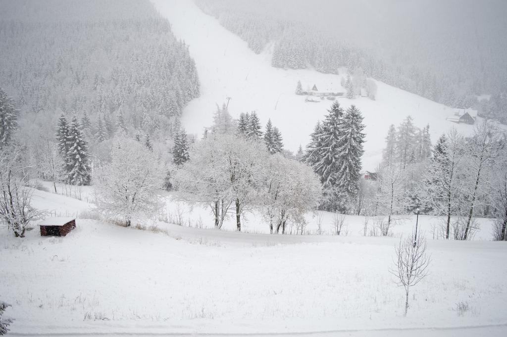 Hotel Adam Špindlerŭv Mlýn Luaran gambar