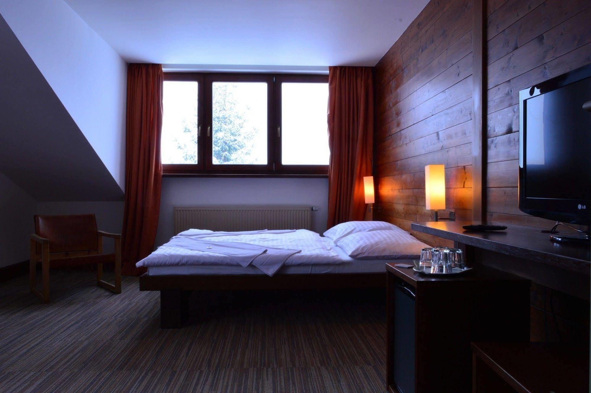 Hotel Adam Špindlerŭv Mlýn Luaran gambar