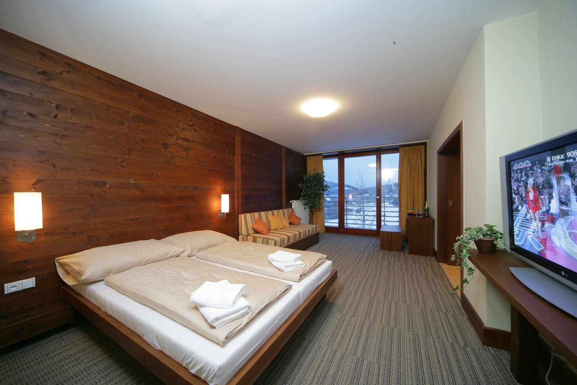 Hotel Adam Špindlerŭv Mlýn Luaran gambar
